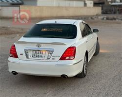 تۆیۆتا کراون